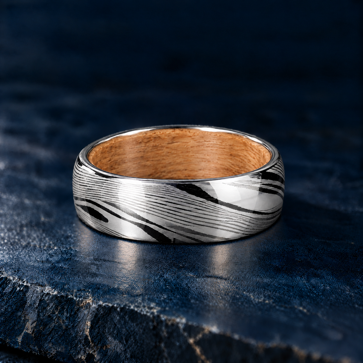 The Grove – Damascus Steel Oak Lining