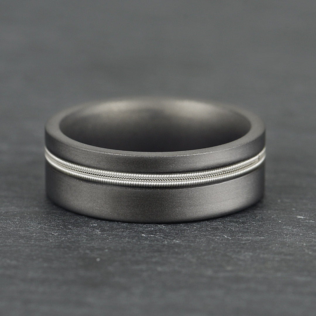 The Resonant – Gun Metal Titanium Ring With Guitar String (8mm)