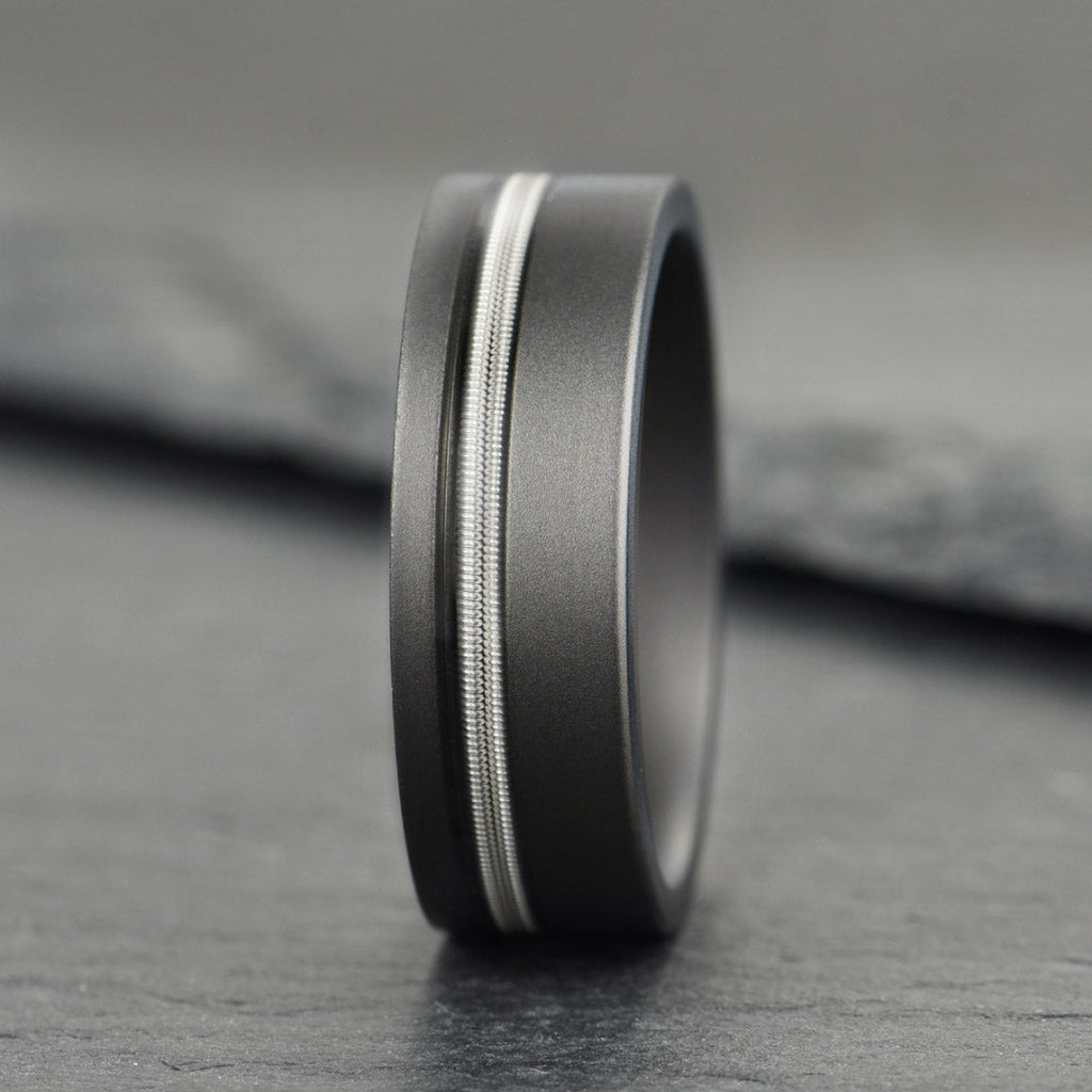 The Resonant – Gun Metal Titanium Ring With Guitar String (8mm)