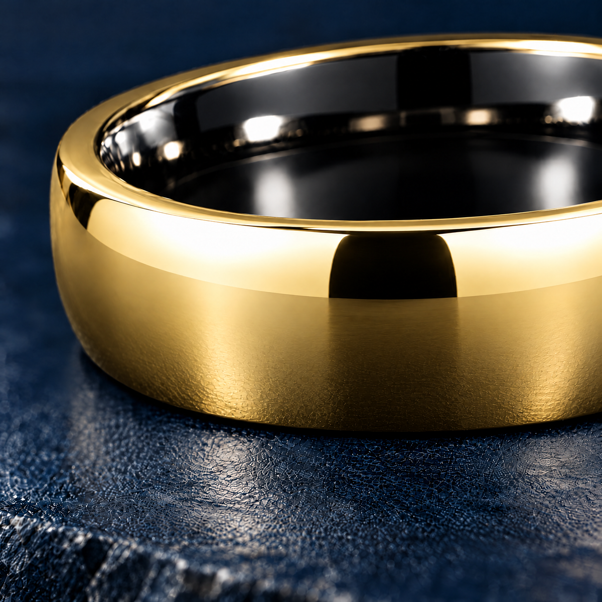 The Sovereign gold ring, close-up of the high-polish finish and black interior